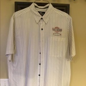 Men’s XL Harley Davidson shirt.